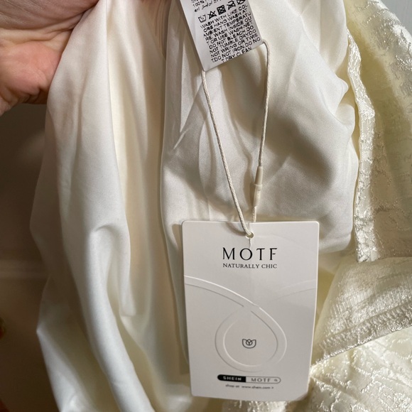 MOTF Naturally Chic Textured Cream Short Sleeve Dress – Size M – NWT - Picture 4 of 4